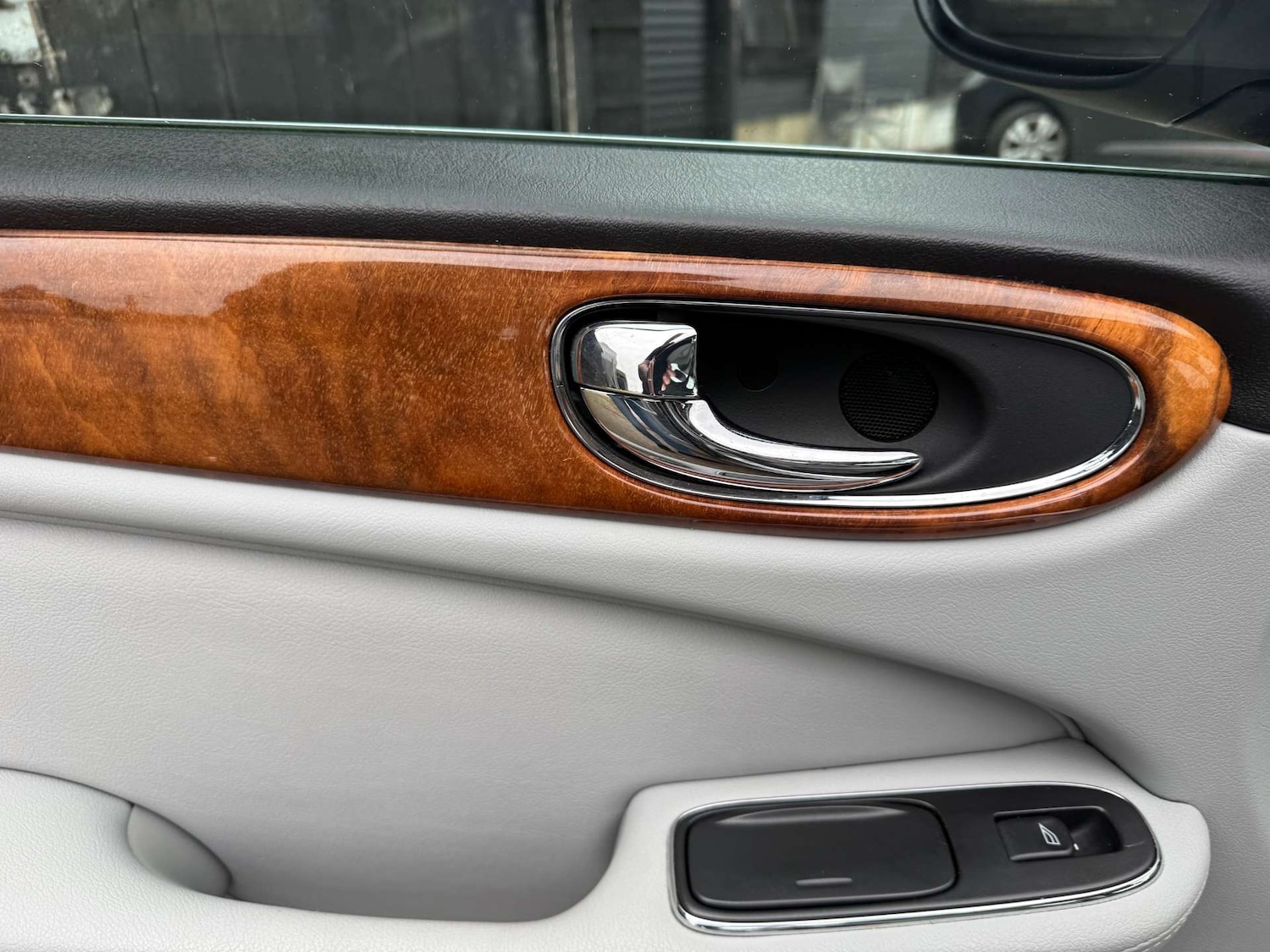 Used Jaguar XJ 2004 for sale - 76830107: Photo 33