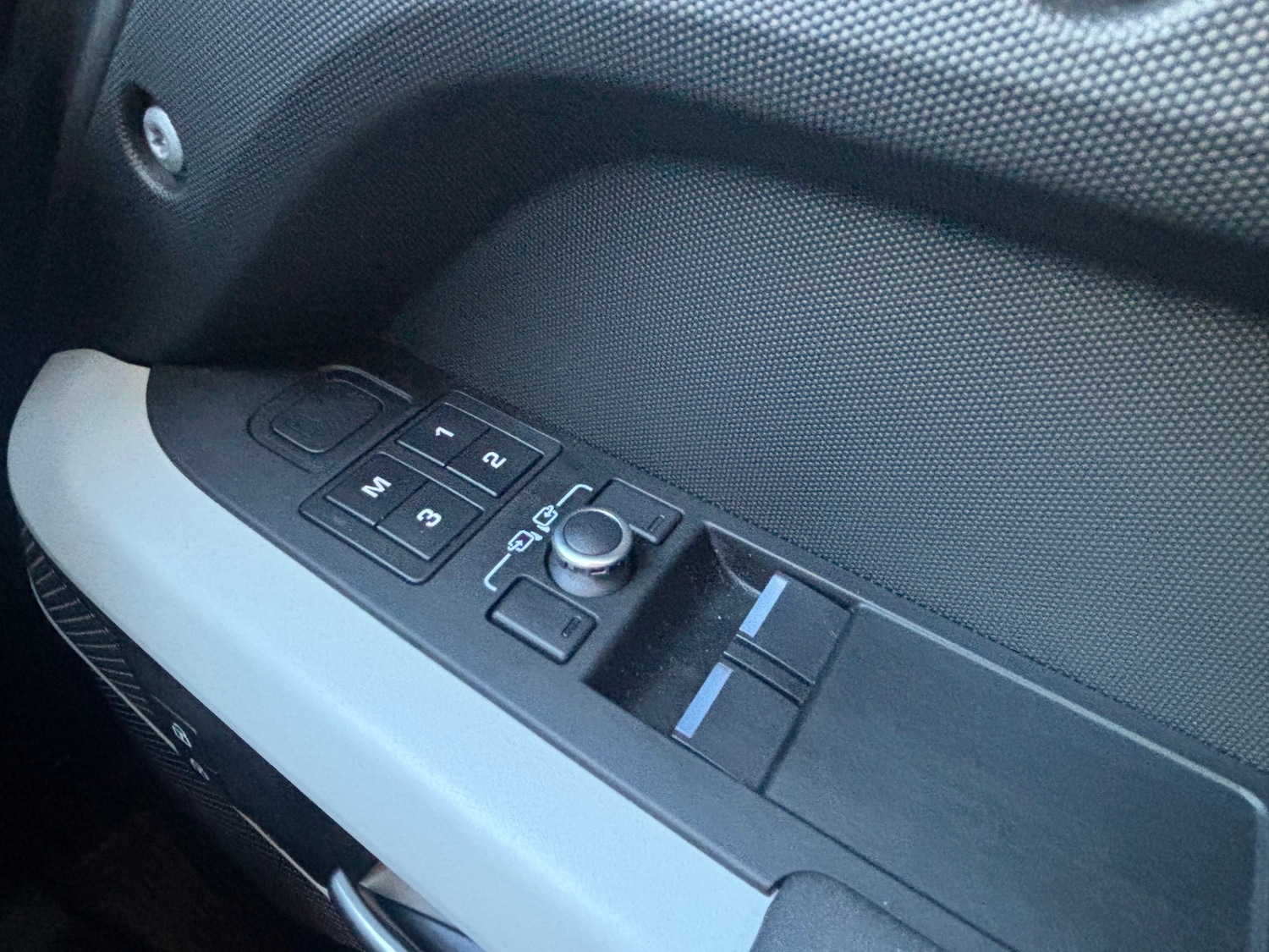 Used Land Rover Defender 2022 for sale - 77303915: Photo 15