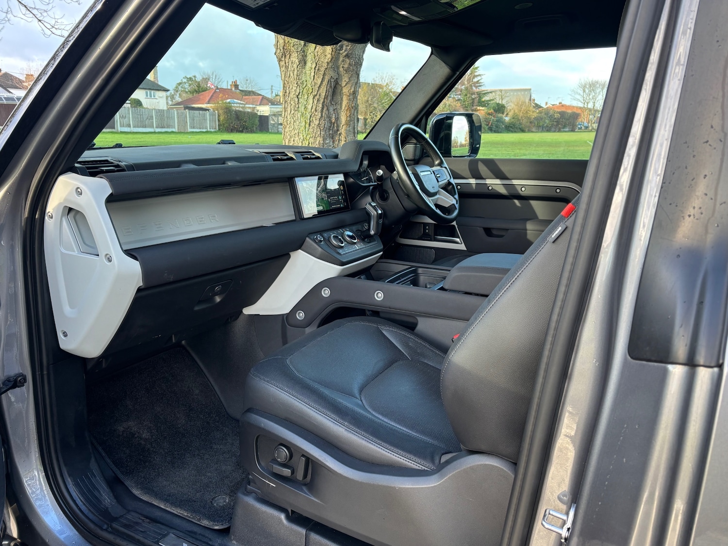 Used Land Rover Defender 2022 for sale - 77303915: Photo 6