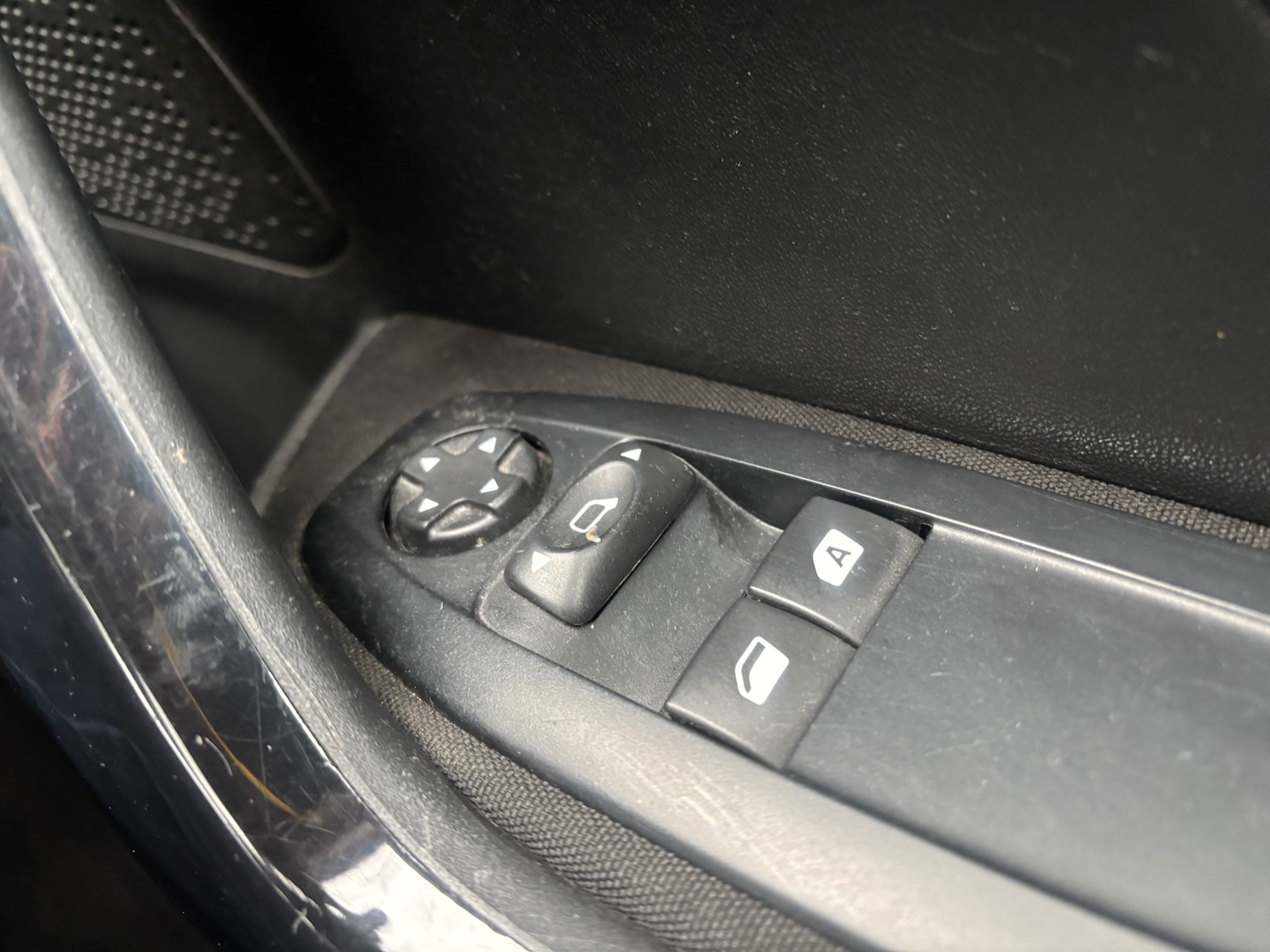 Used Peugeot 208 2013 for sale - 77447777: Photo 15