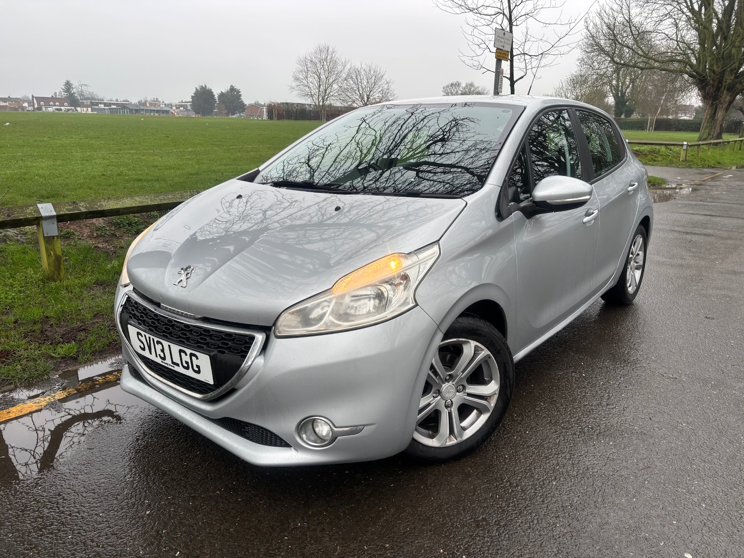 Used Peugeot 208 2013 for sale - 77447777: Photo 2