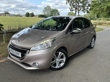 Used Peugeot 208 2012 for sale - 79115655: Photo
