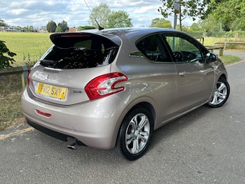 Used Peugeot 208 2012 for sale - 79115655: Photo