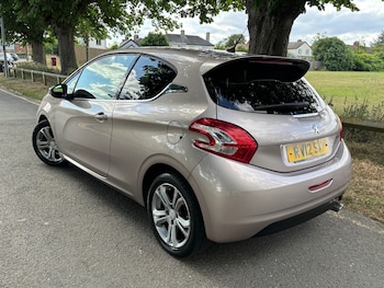 Used Peugeot 208 2012 for sale - 79115655: Photo