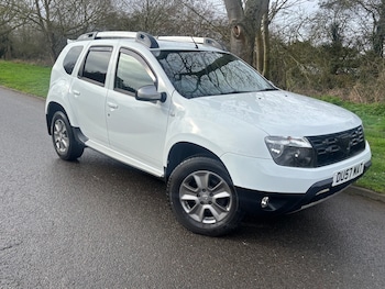 Used Dacia Duster 2015 for sale - 77688117: Photo