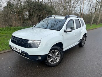 Used Dacia Duster 2015 for sale - 77688117: Photo