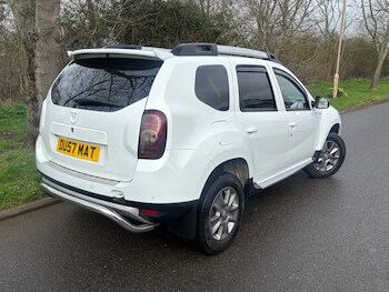 Used Dacia Duster 2015 for sale - 77688117: Photo