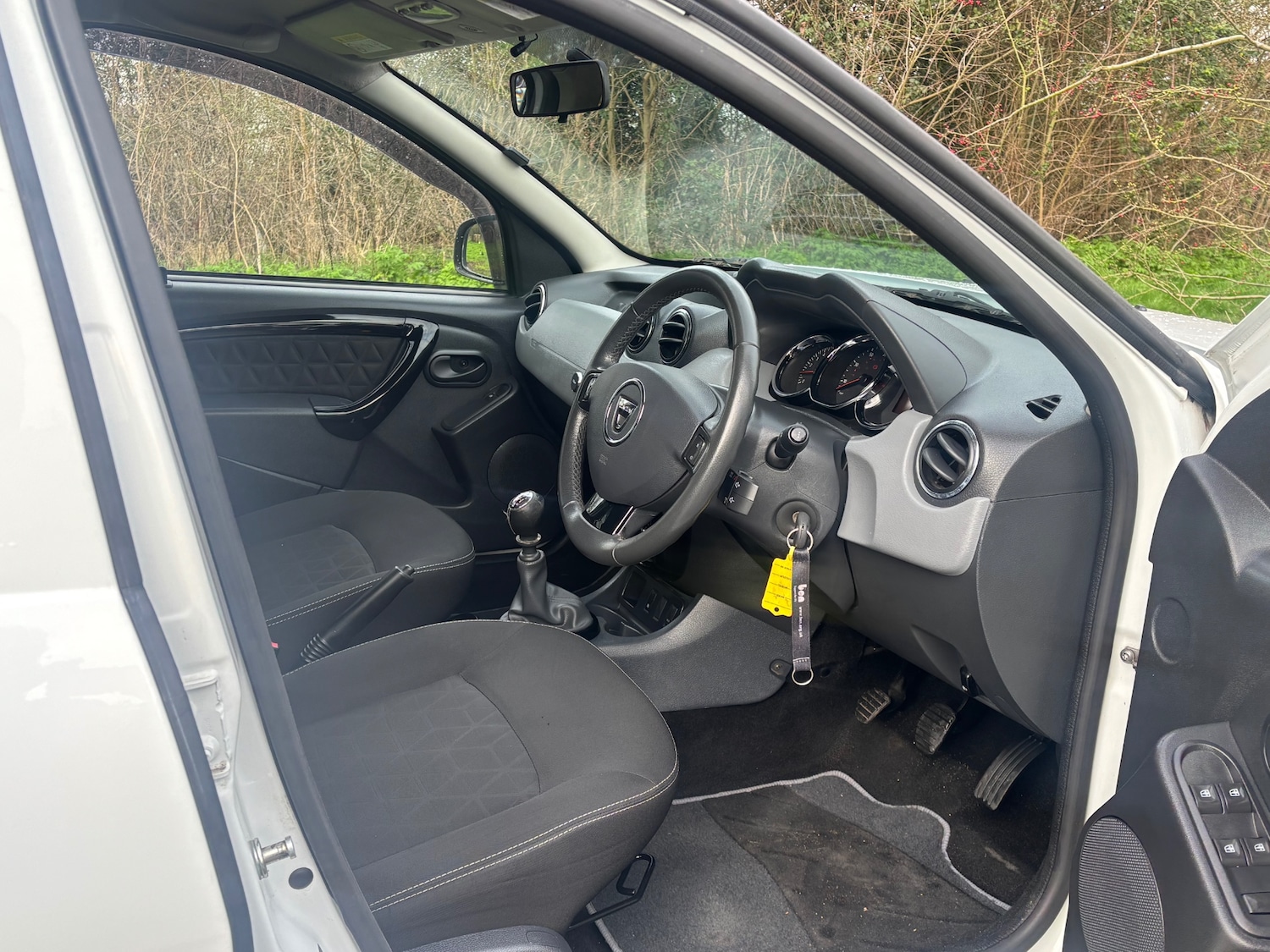 Used Dacia Duster 2015 for sale - 77688117: Photo 5