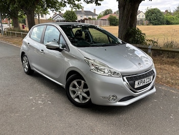 Used Peugeot 208 2014 for sale - 79306273: Photo
