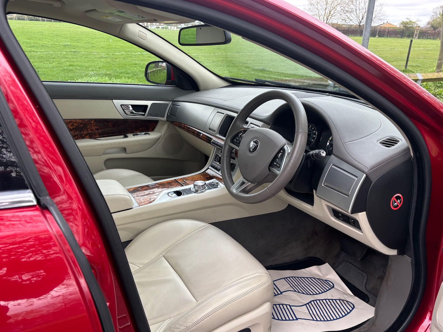 Used Jaguar XF 2014 for sale - 78122261: Photo 5