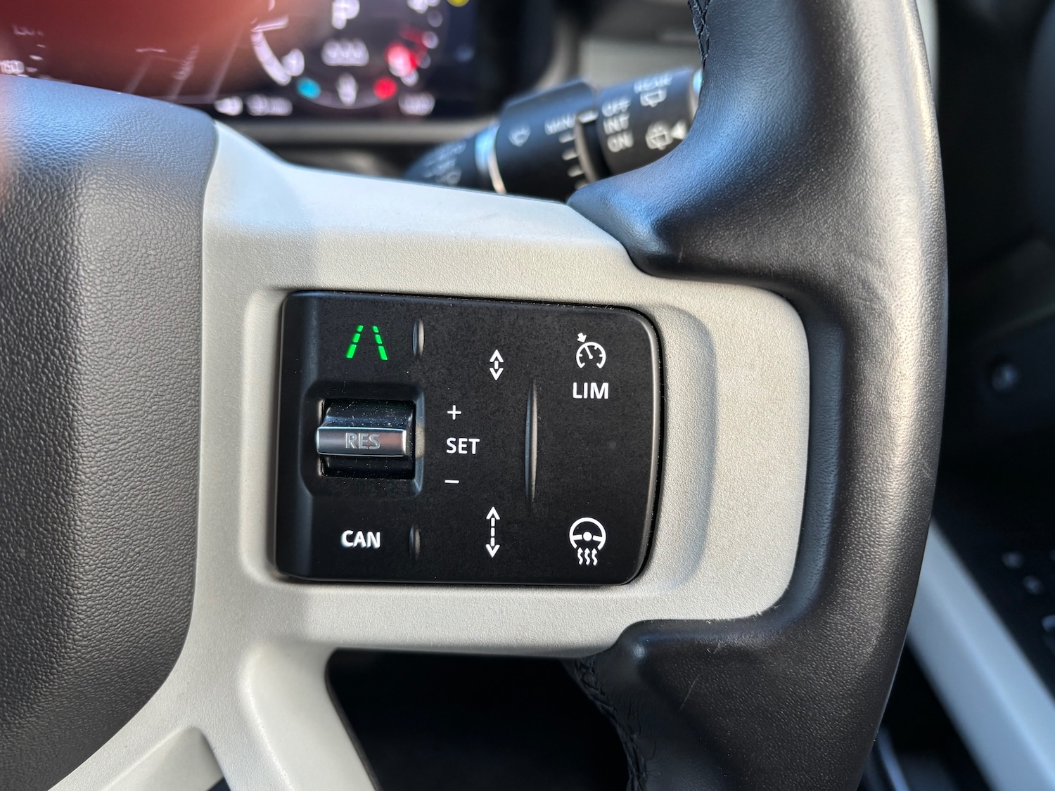 Used Land Rover Defender 2024 for sale - 77303903: Photo 14