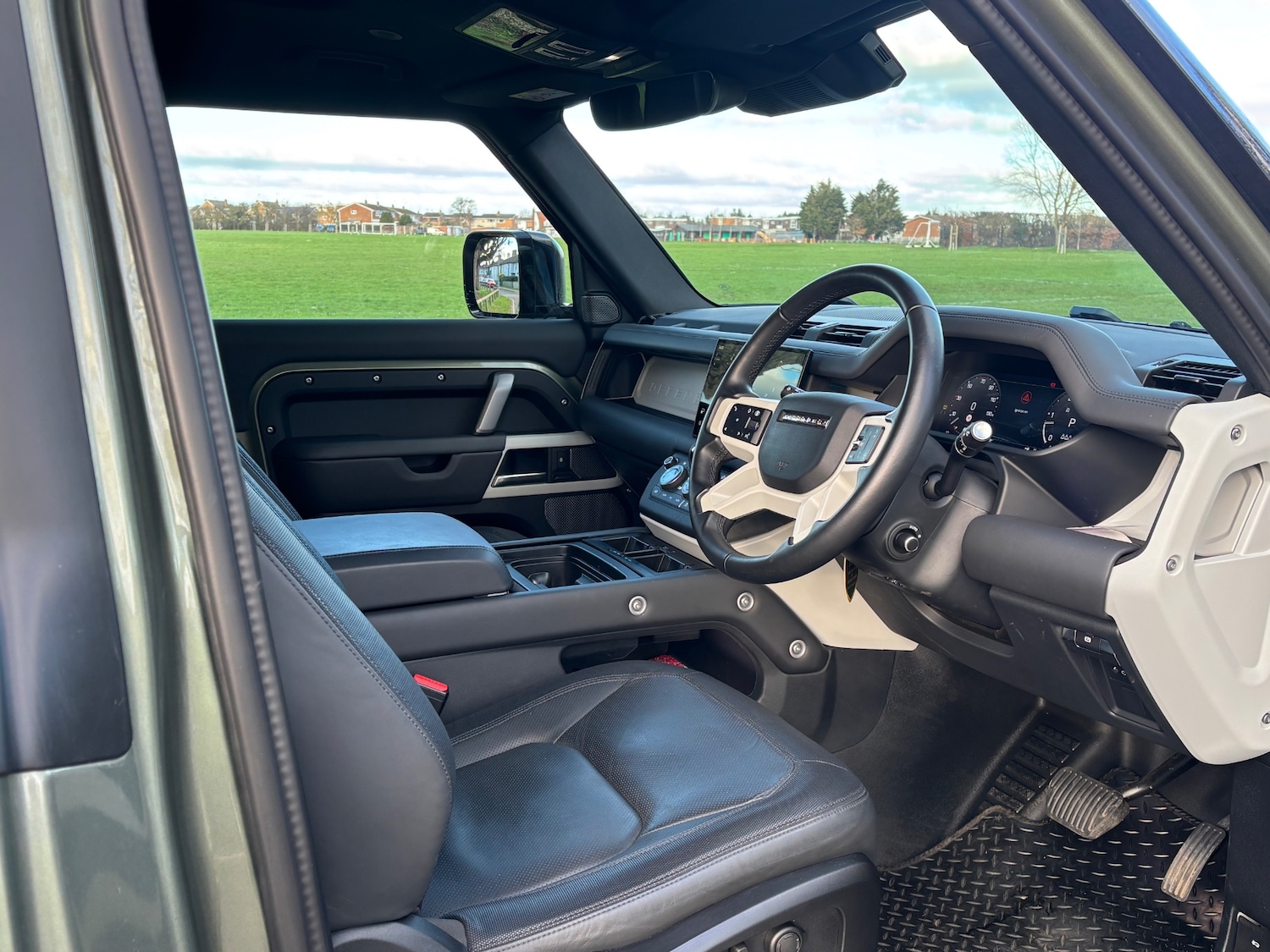 Used Land Rover Defender 2024 for sale - 77303903: Photo 5