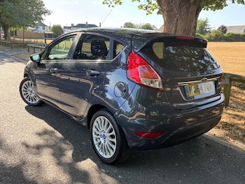 Used Ford Fiesta 2015 for sale - 79462830: Photo
