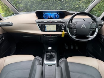 Used Citroen C4 Grand Picasso 2016 for sale - 76108472: Photo 3