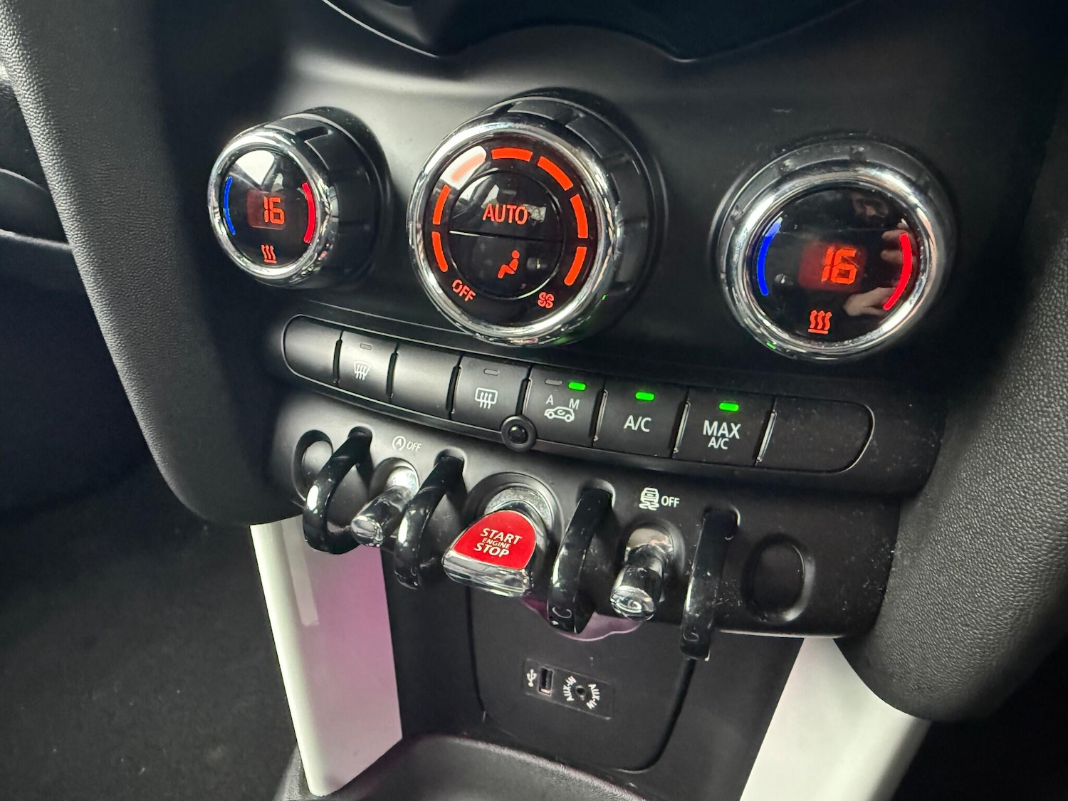 Used MINI Hatch 2014 for sale - 76855939: Photo 24