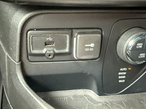 Used Jeep Renegade 2016 for sale - 75781432: Photo 37