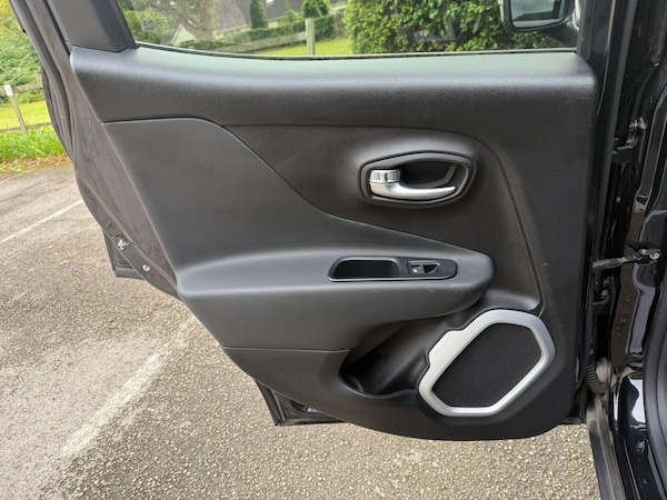 Used Jeep Renegade 2016 for sale - 75781432: Photo 47