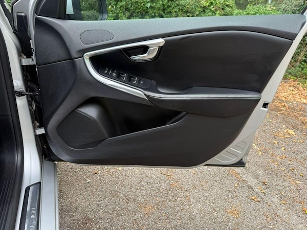 Used Volvo V40 2018 for sale - 75577835: Photo 19