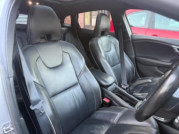 Used Volvo V40 2018 for sale - 75577835: Photo