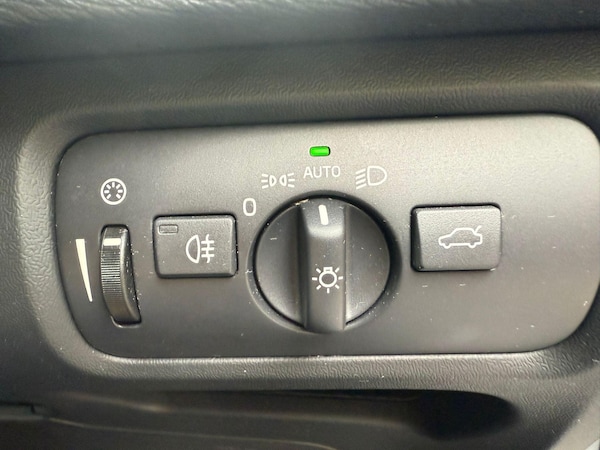 Used Volvo V40 2018 for sale - 75577835: Photo 30