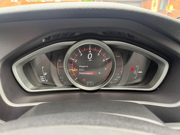 Used Volvo V40 2018 for sale - 75577835: Photo 38