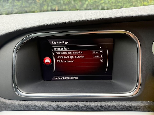 Used Volvo V40 2018 for sale - 75577835: Photo 41