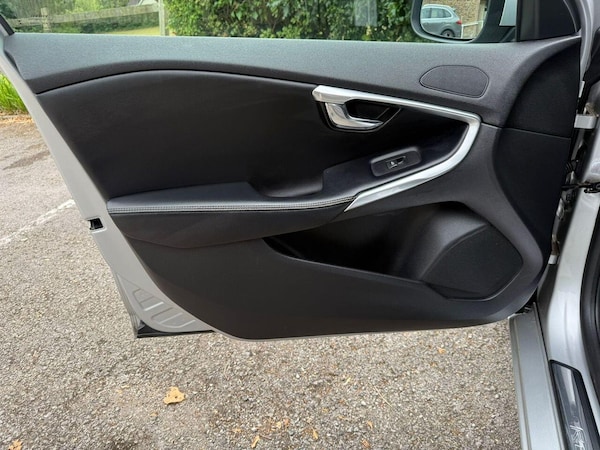 Used Volvo V40 2018 for sale - 75577835: Photo 47