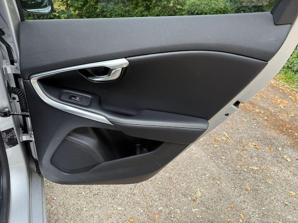 Used Volvo V40 2018 for sale - 75577835: Photo 53