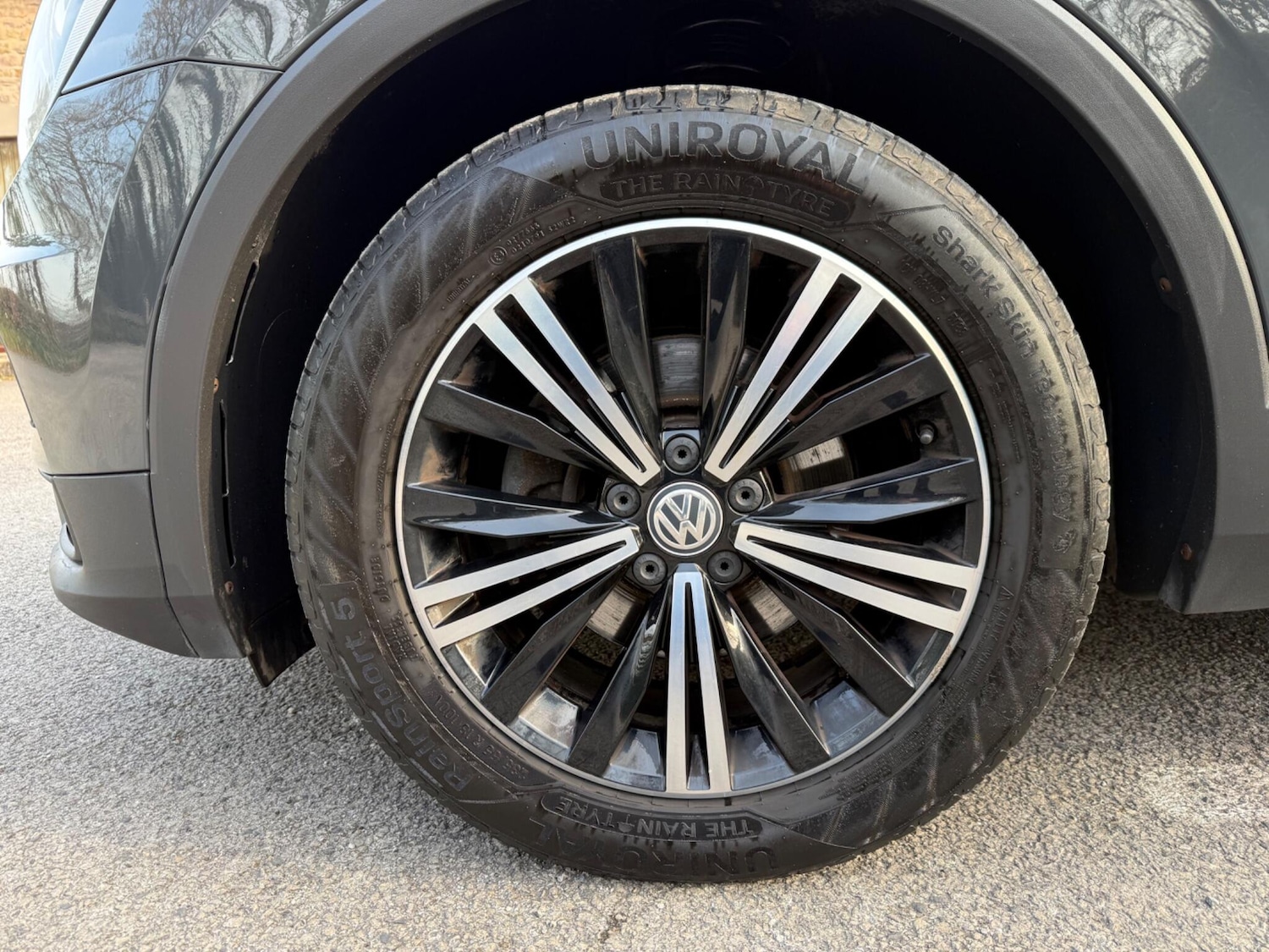 Used Volkswagen Tiguan for sale - 77958029: Photo 9