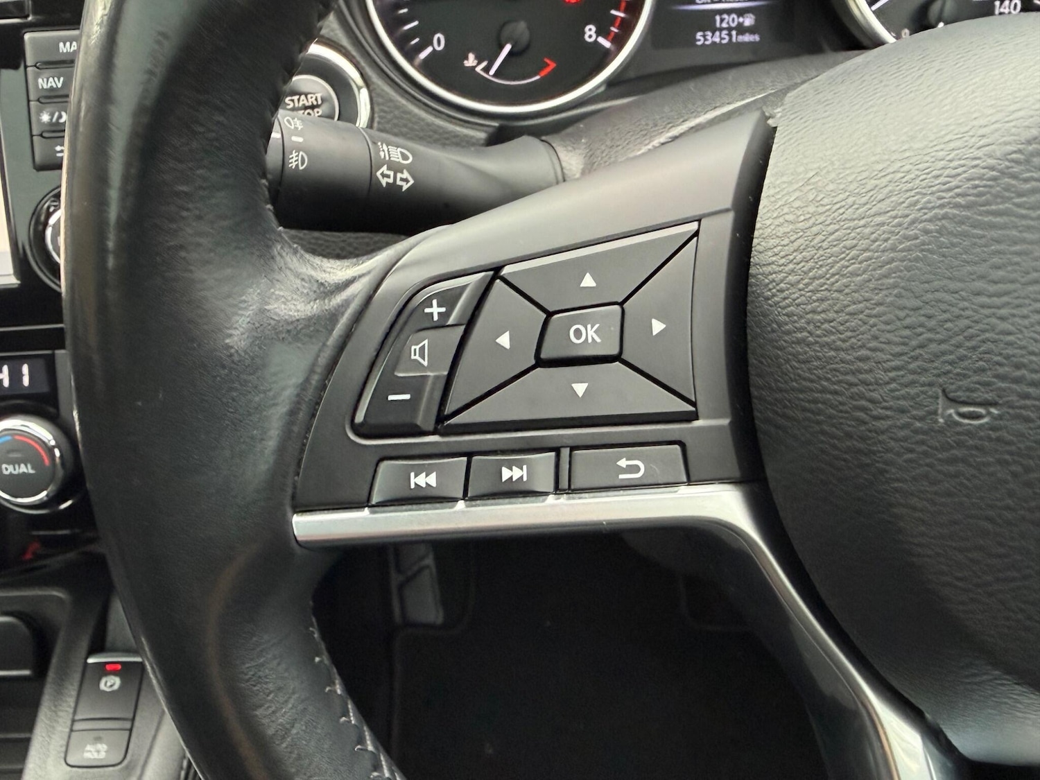 Used Nissan Qashqai 2018 for sale - 77266911: Photo 30