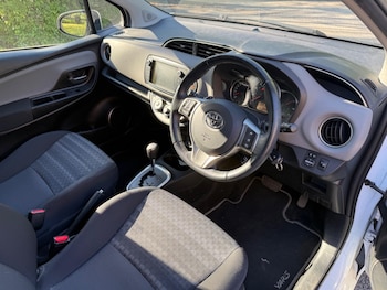 Used Toyota Yaris 2017 for sale - 78447824: Photo