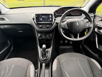 Used Peugeot 208 2015 for sale - 77538390: Photo