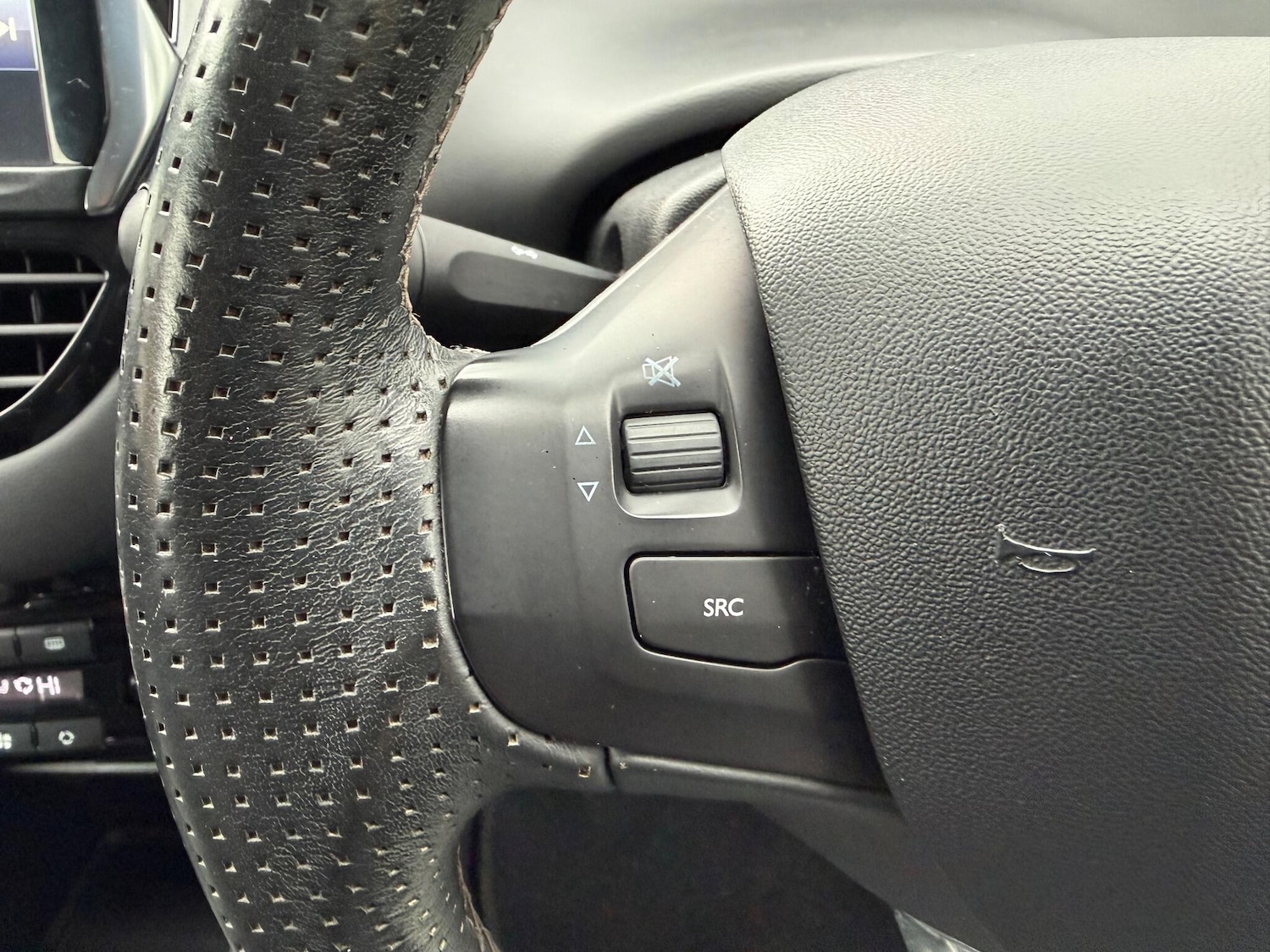 Used Peugeot 208 2015 for sale - 77144280: Photo 14