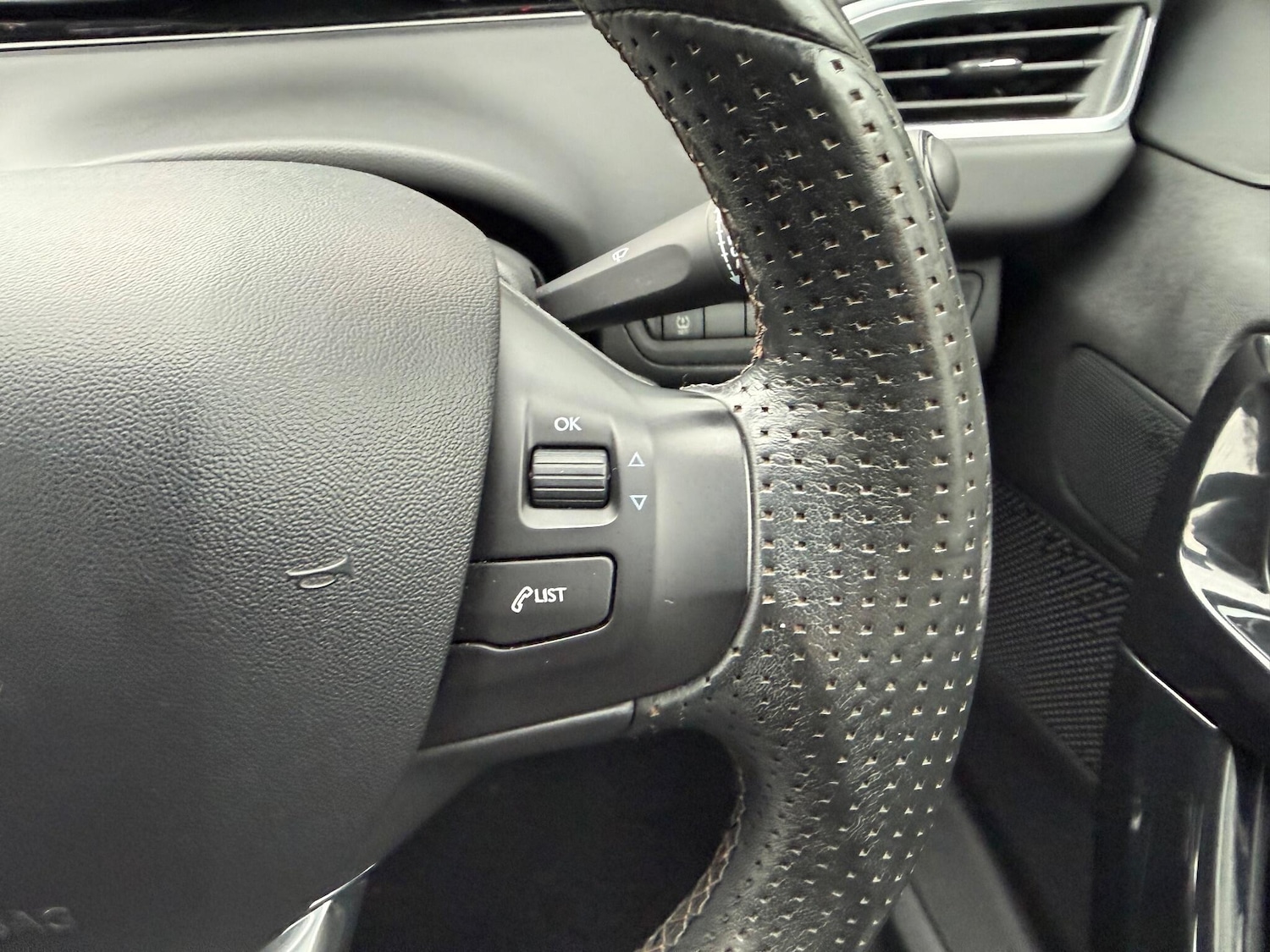 Used Peugeot 208 2015 for sale - 77144280: Photo 17