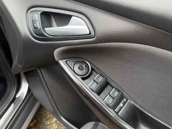 Used Ford Focus 2015 for sale - 76214701: Photo 22