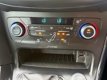 Used Ford Focus 2015 for sale - 76214701: Photo 4