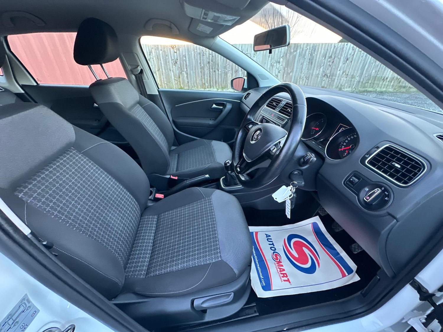 Used Volkswagen Polo 2015 for sale - 77102011: Photo 34