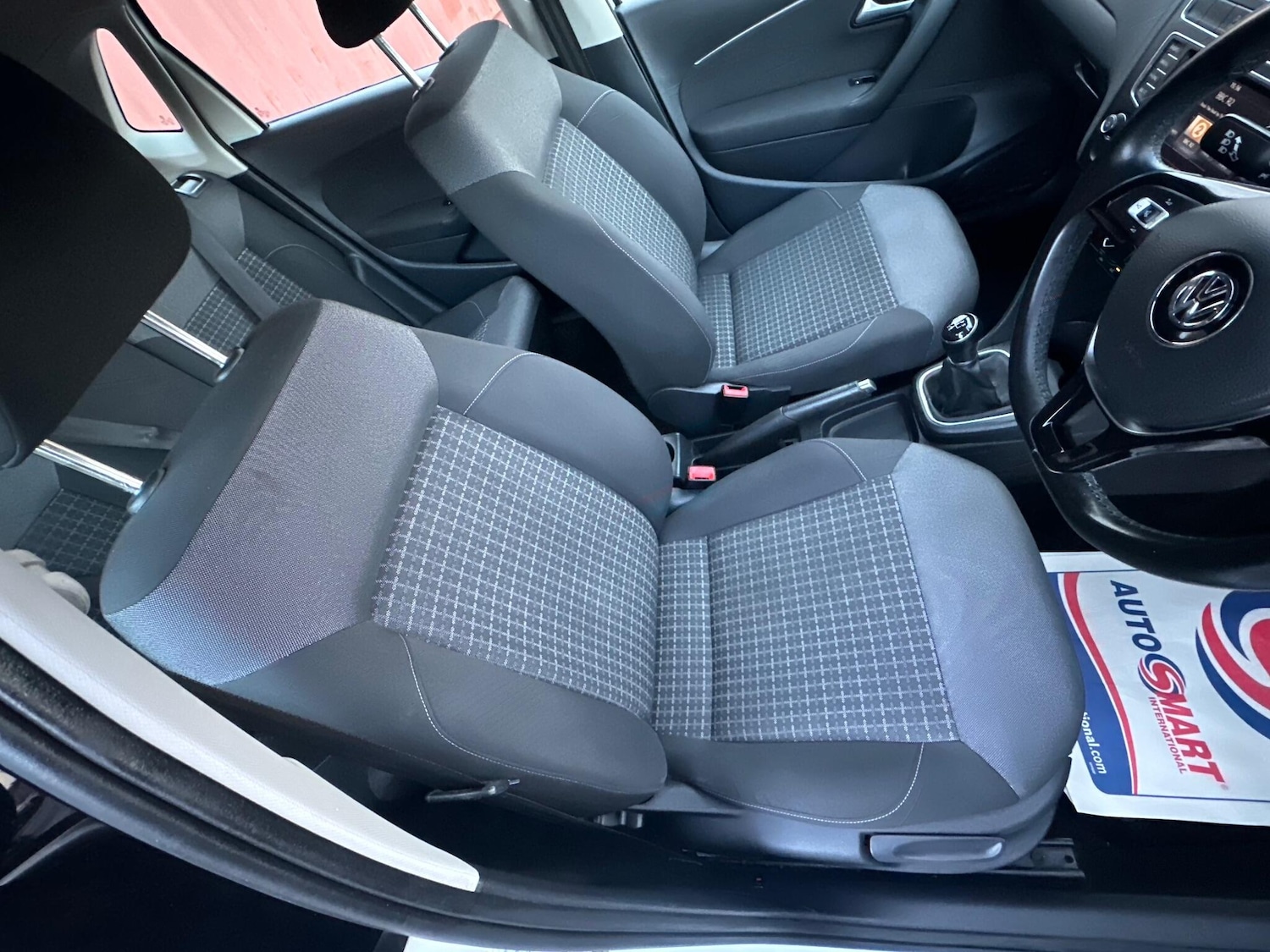 Used Volkswagen Polo 2015 for sale - 77102011: Photo 41