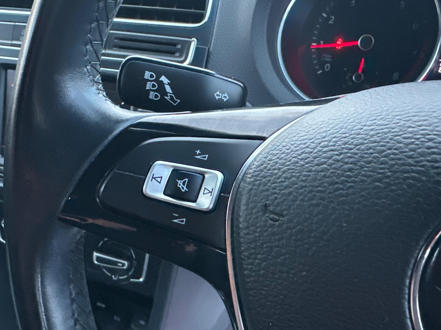 Used Volkswagen Polo 2015 for sale - 77102011: Photo 44