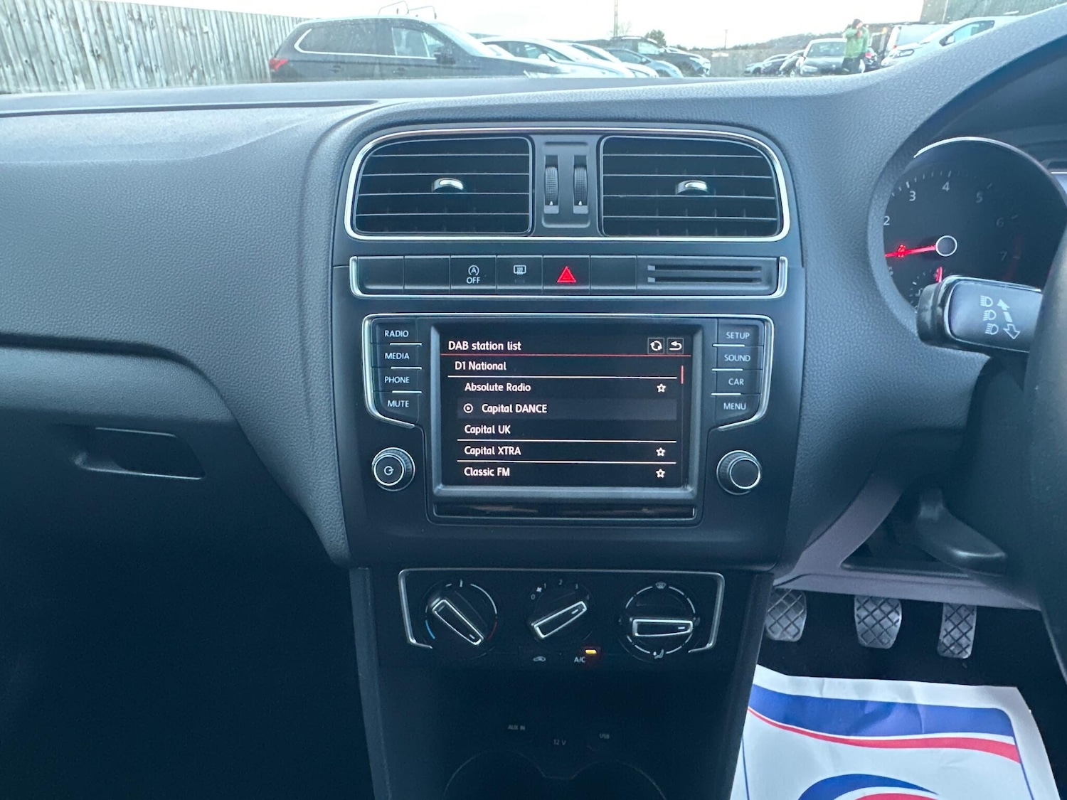 Used Volkswagen Polo 2015 for sale - 77102011: Photo 50