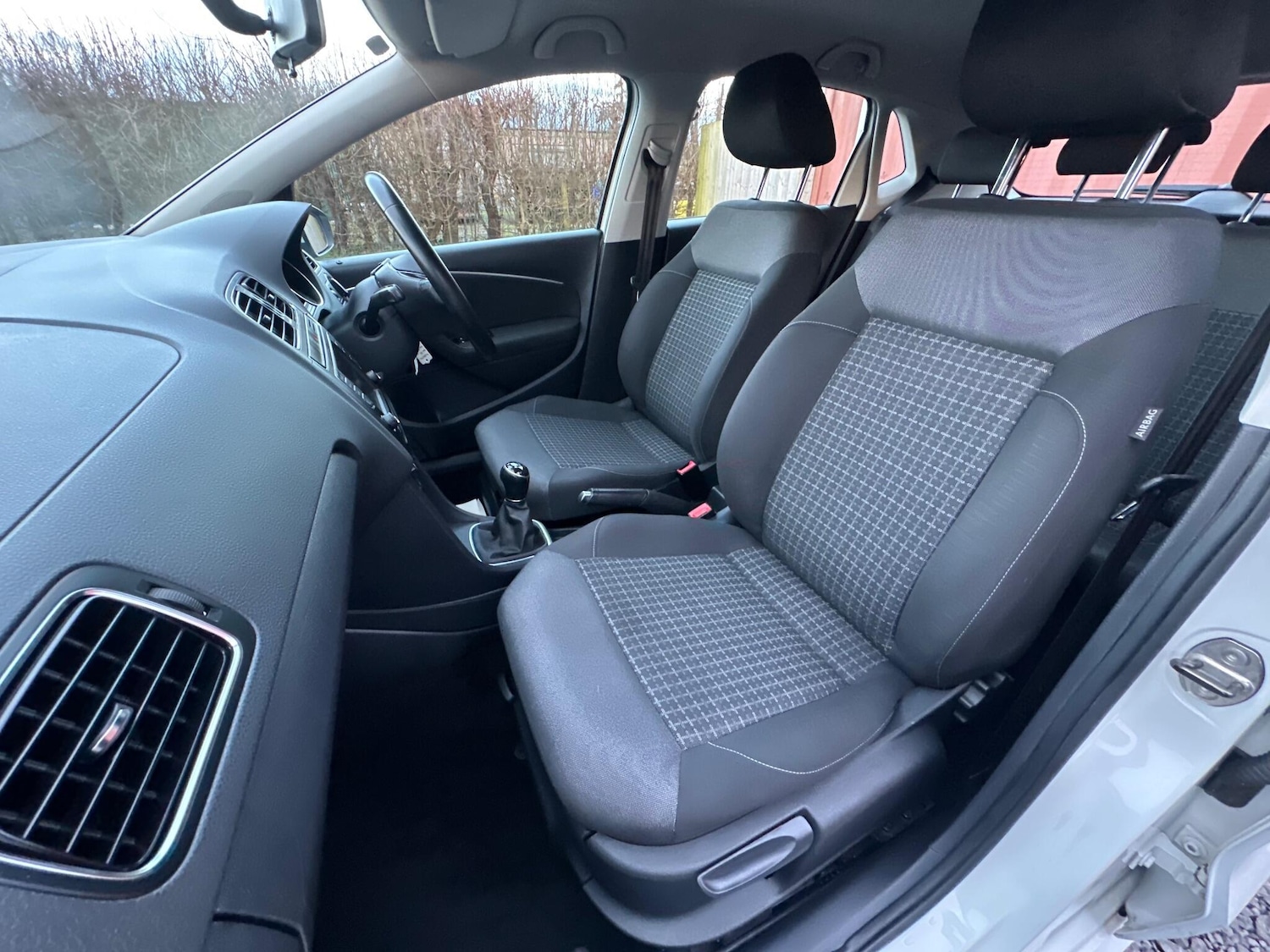 Used Volkswagen Polo 2015 for sale - 77102011: Photo 61