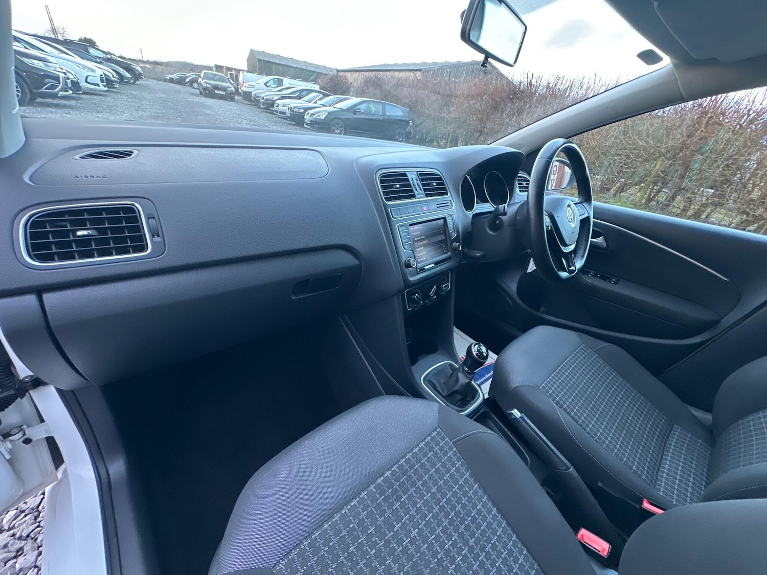 Used Volkswagen Polo 2015 for sale - 77102011: Photo 62