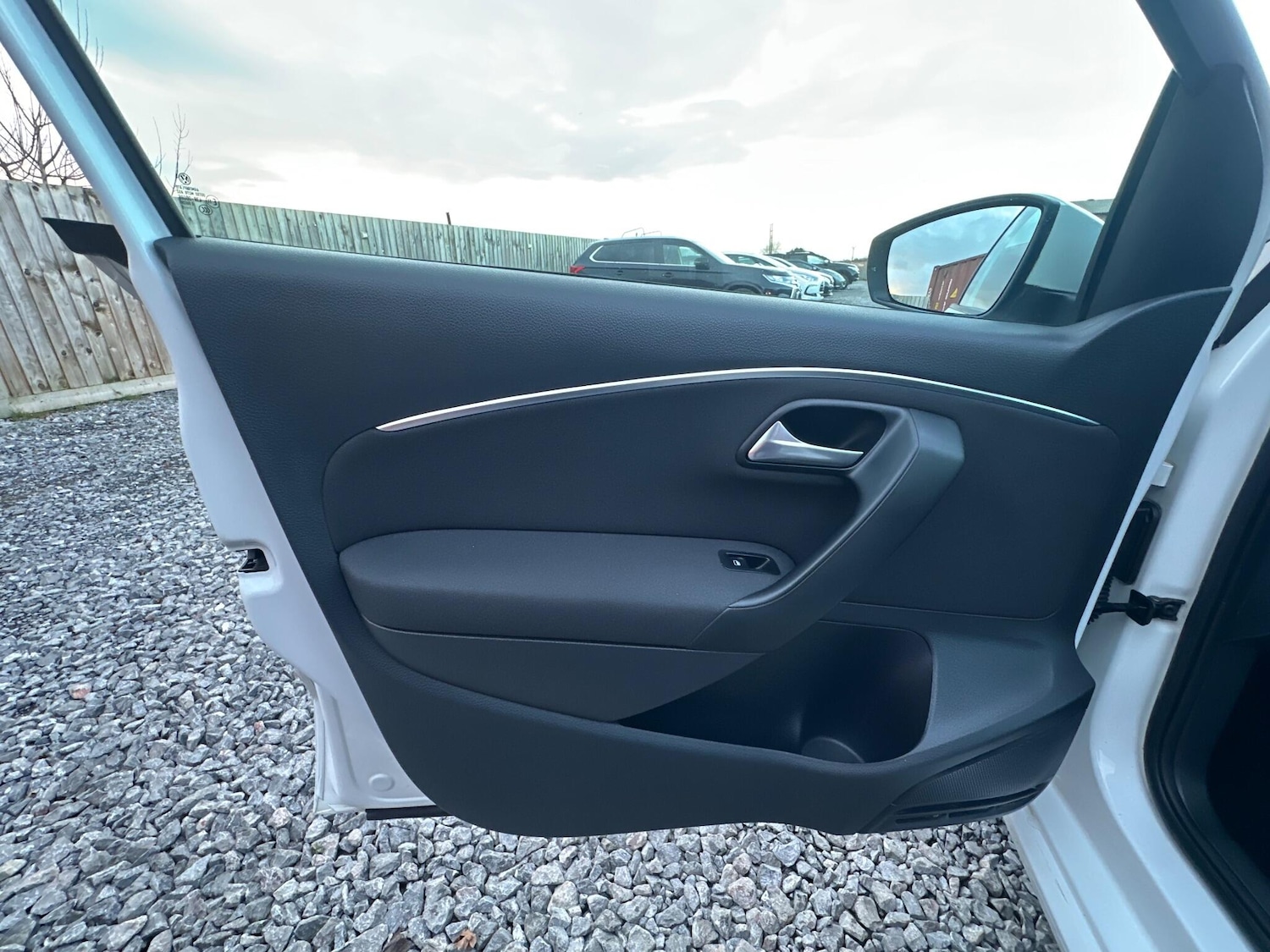 Used Volkswagen Polo 2015 for sale - 77102011: Photo 63