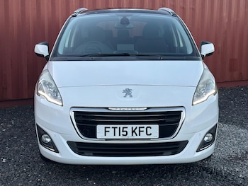 Used Peugeot 5008 2015 for sale - 76899003: Photo