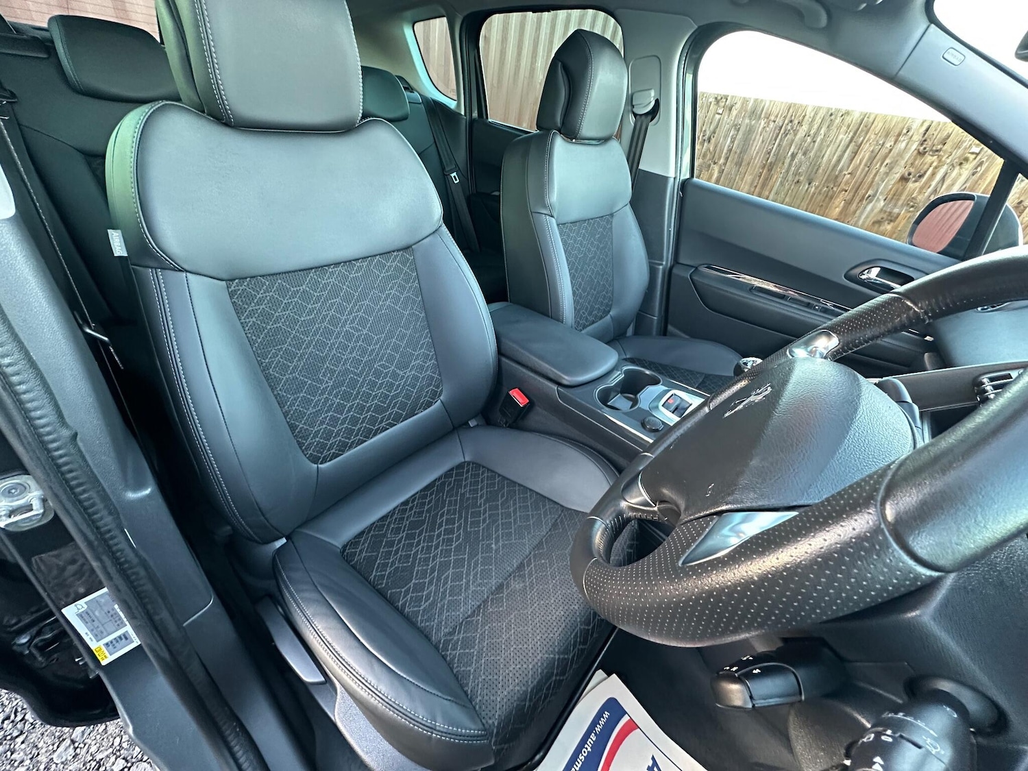 Used Peugeot 3008 2016 for sale - 77120591: Photo 39