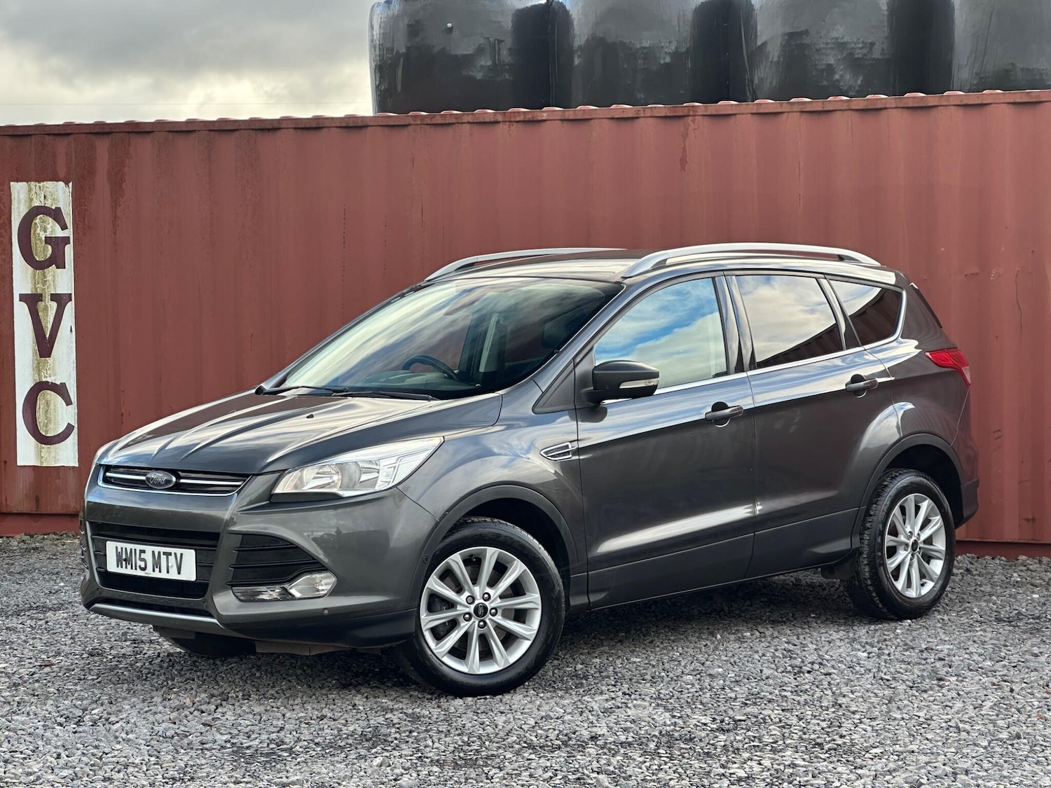 Used Ford Kuga 2015 for sale - 76953366: Photo 2