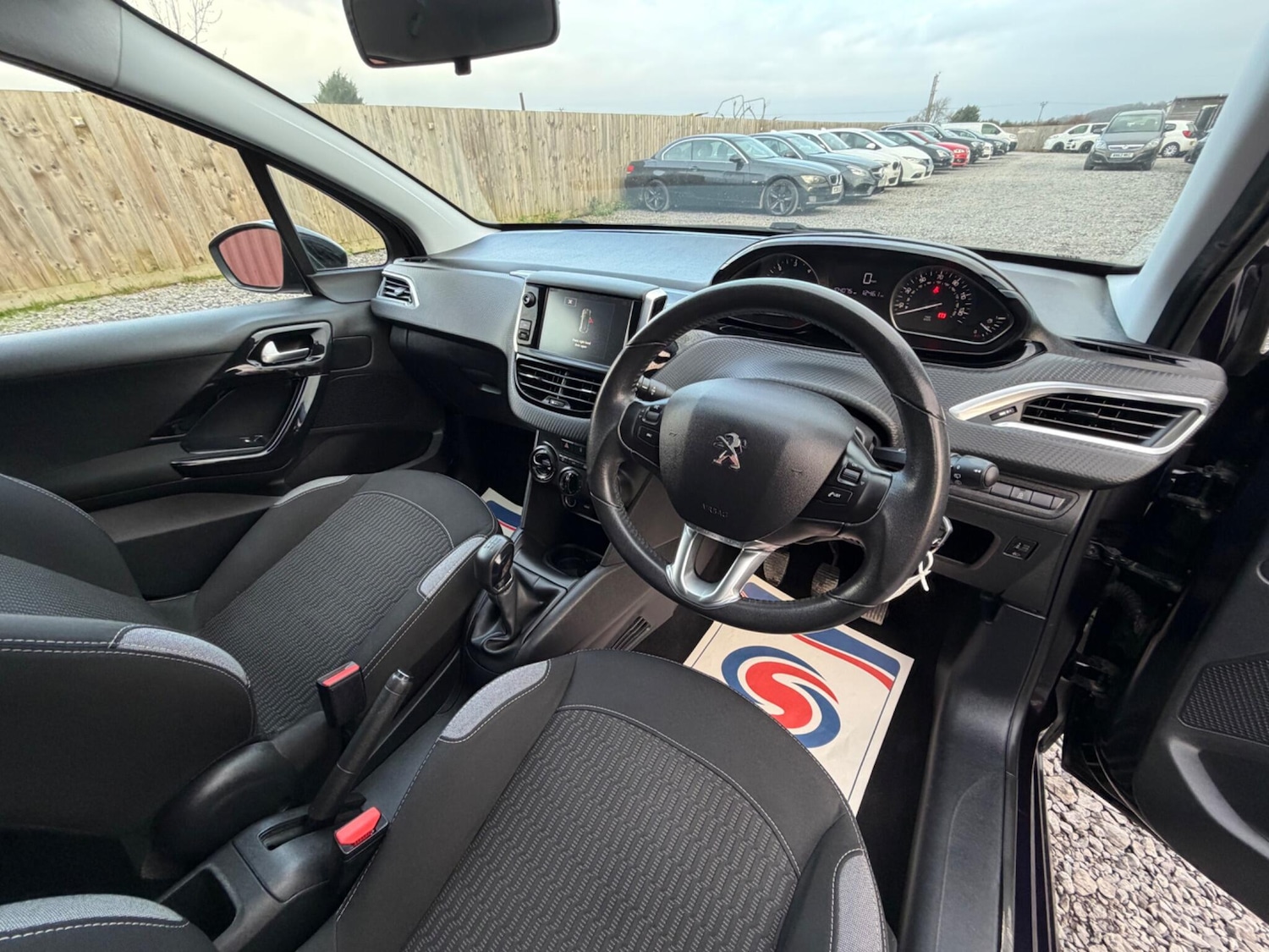 Used Peugeot 208 2015 for sale - 77853494: Photo 32