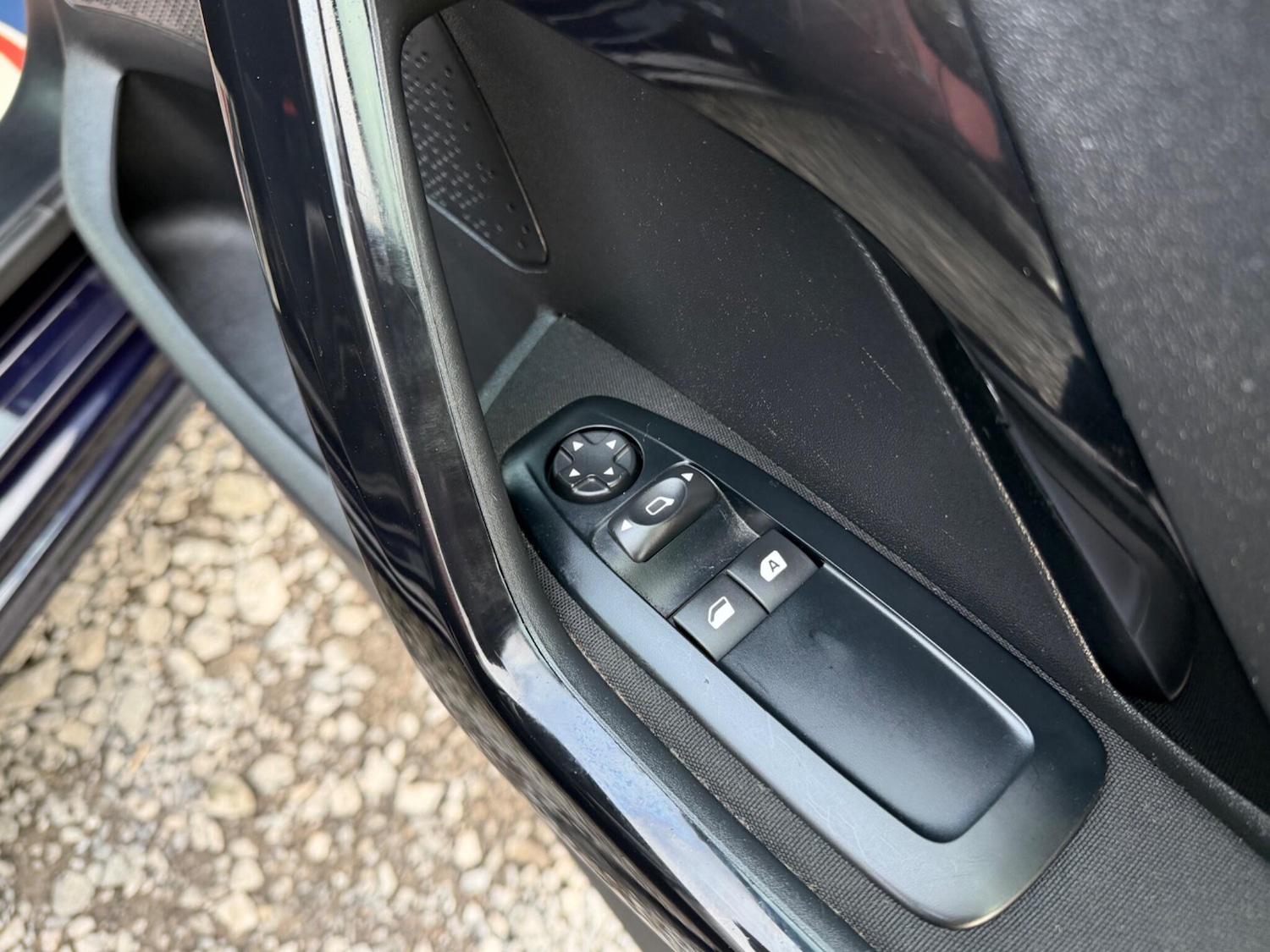 Used Peugeot 208 2015 for sale - 77853494: Photo 35