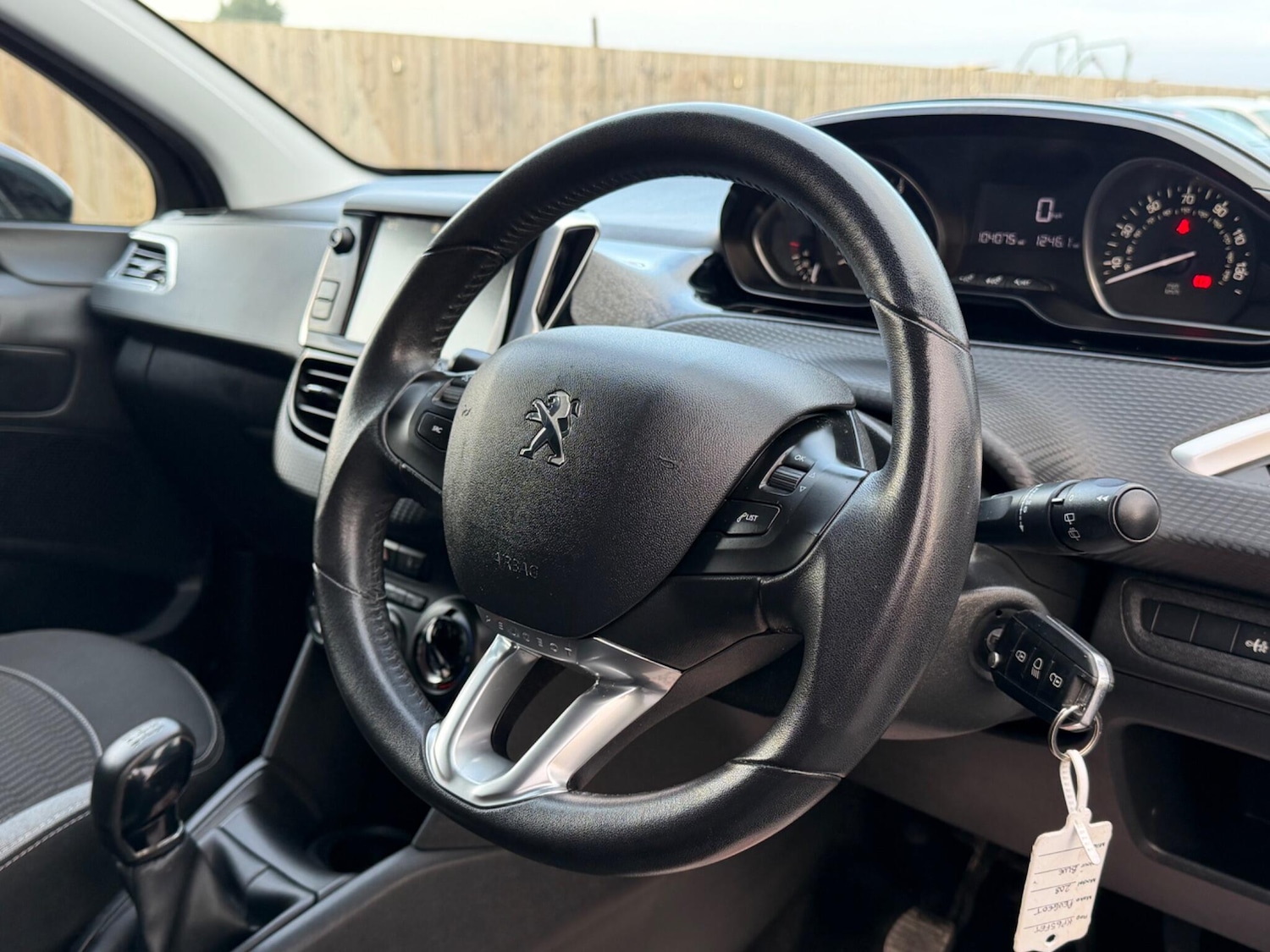 Used Peugeot 208 2015 for sale - 77853494: Photo 38