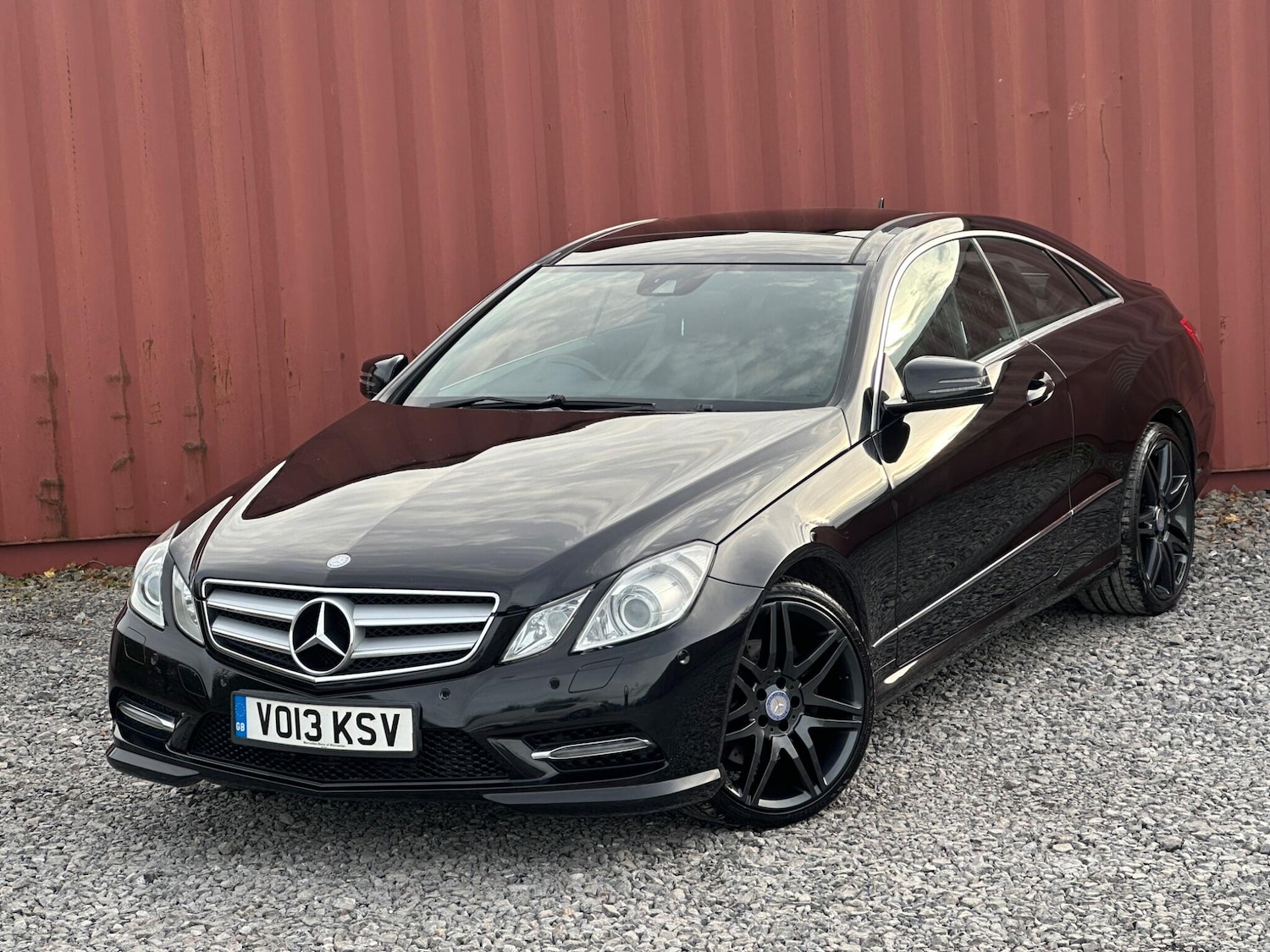 Used Mercedes-Benz E Class 2013 for sale - 76936569: Photo 2